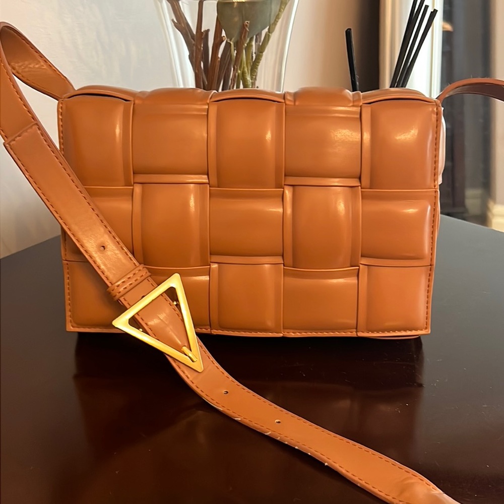Brown braided crossbody bag